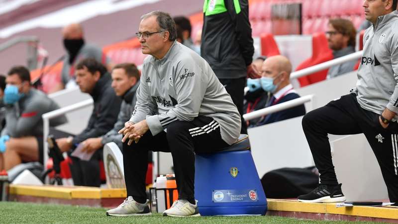 Bielsa nổi tiếng với phong cách làm việc chẳng giống ai của mình