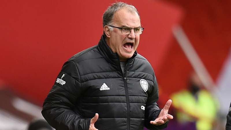 Huấn luyện viên Marcelo Bielsa được mệnh danh là “gã điên” trong làng bóng đá